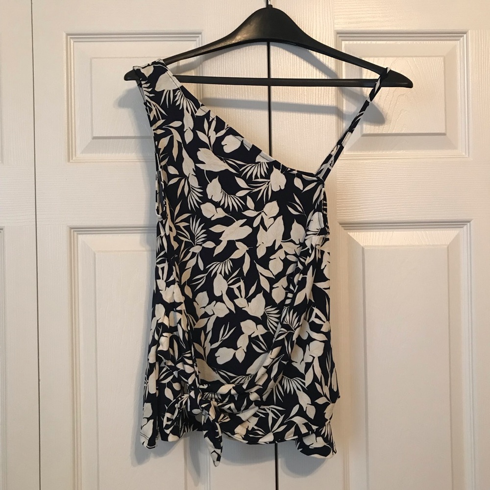 Banana Republic Factory navy top size XS